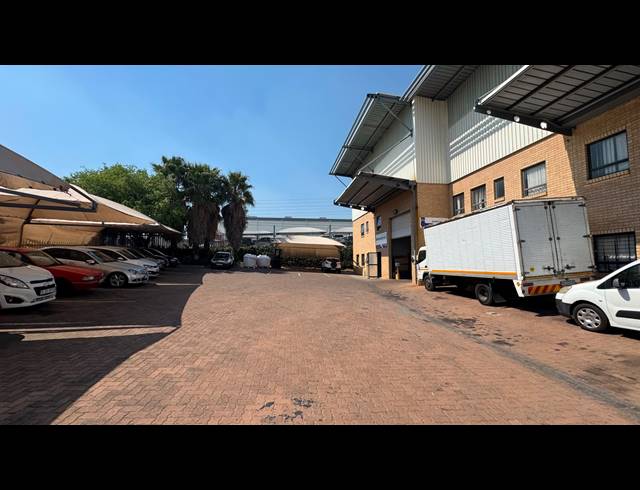 500M² WAREHOUSE TO LET IN LINBRO PARK